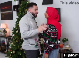 فتاة عربية مسلمة تفقد عذريتها كهدية عيد الميلاد الجديدة
