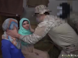 جنود عرب يمارسون الجنس المثير بشكل عنيف في عملية هروب الكس!