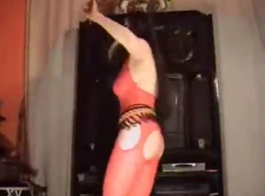 الراقصة المصرية الساخنة تفتن الرجال برقصتها الجذابة