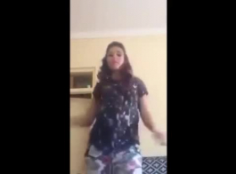 رقص فتاة عربية ساخنة وجريئة في فيديو إباحي جديد 2016