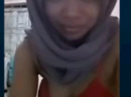عارضة ماليزية بالحجاب تثير الجدل على مواقع التواصل الاجتماعي